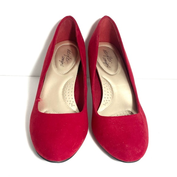 Round Toe Faux Suede Pumps! - Picture 3 of 6